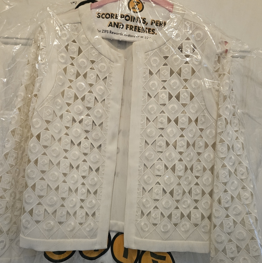 Tahari Arthur B Levine  Cropped Jacket sz 8